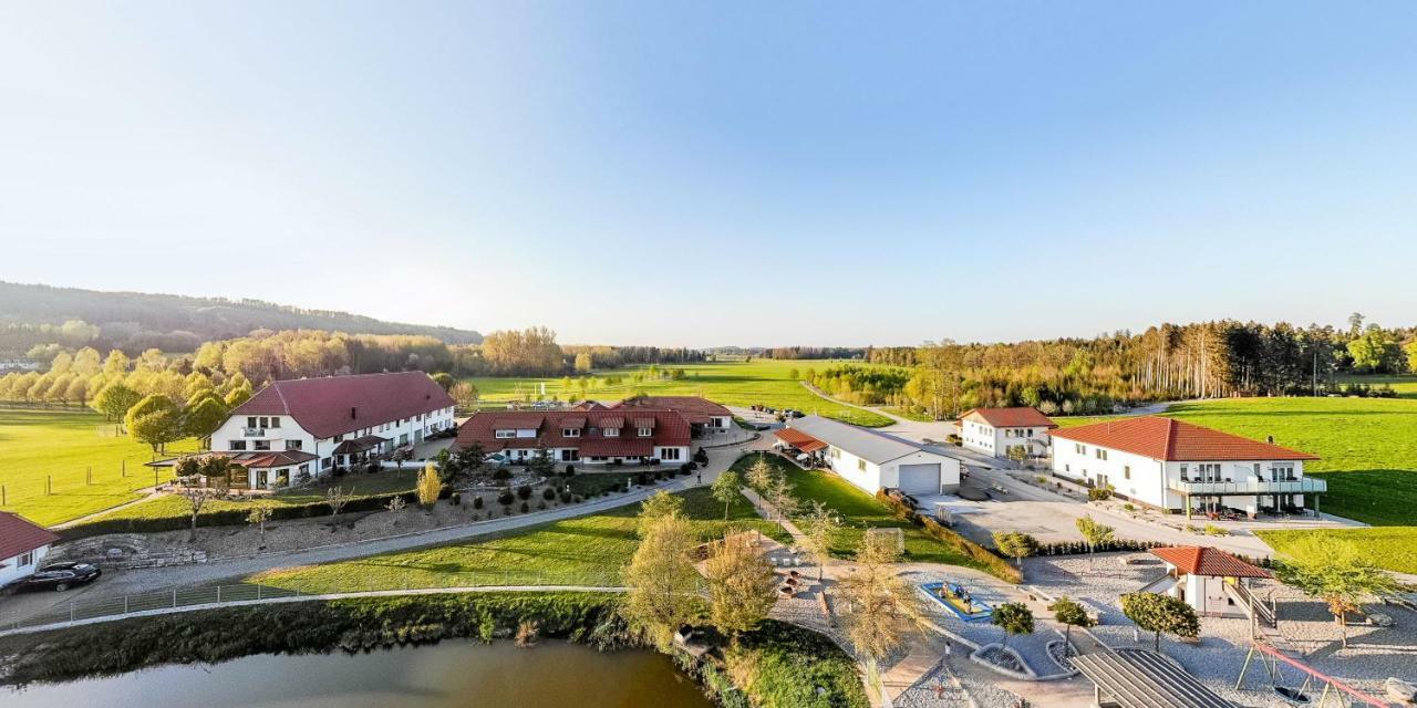 Hotel Hofgut Tiergarten Аулендорф Экстерьер фото